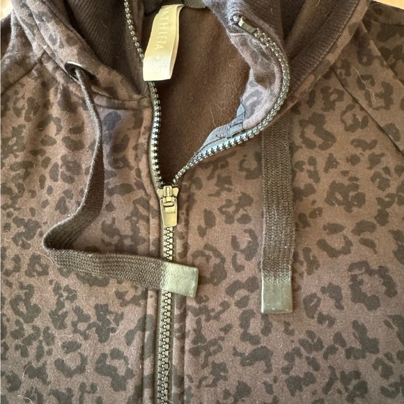 Athleta Triumph Hoodie Cheetah Leopard Print Zip Athleisure Active Black Small - Picture 9 of 12